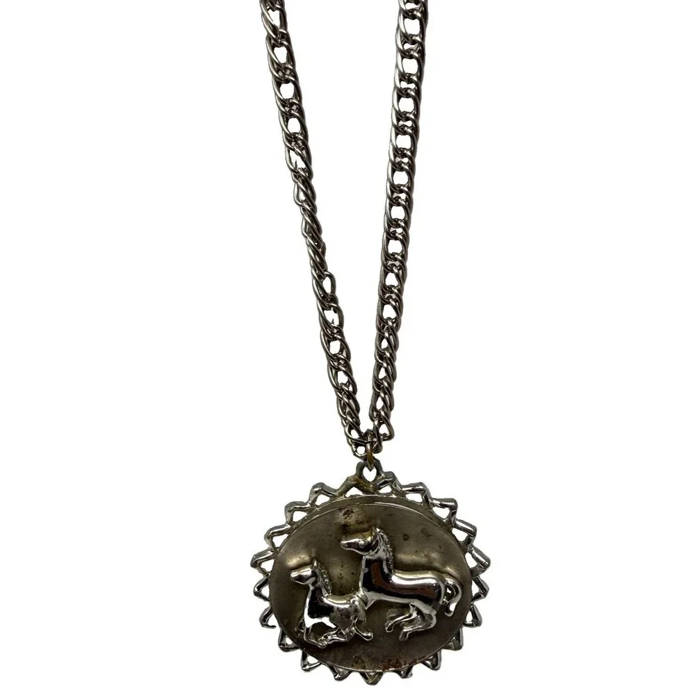 Vintage Horses Equestrian Themed Round Medallion Silver Toned Necklace